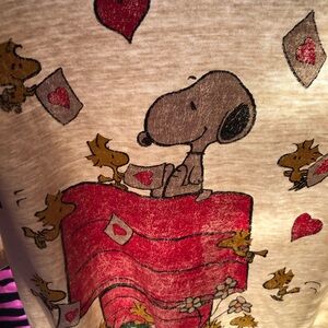 SNOOPY V-Day shirt NWT, but looks defective